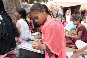Salma in der freien Schule, Milik, Indien