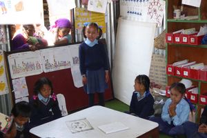 1_Nepal Mit dem Bau von 20 erdbebensicheren Schulen beteiligte sich das Kindermissionswerk ‚Die Sternsinger‘ am Wiederaufbau in Nepal. 18 Grund- und zwei Sekundarschulen ermöglichen die Ausbildung von Kindern und Jugendlichen in der Region Dolakka.