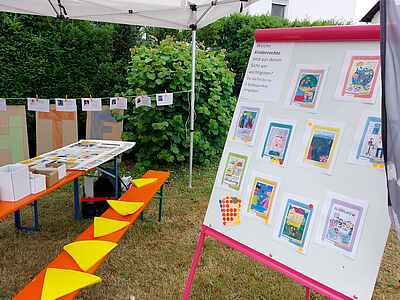 Kinderrechte-Infostand beim Pfarrfest in Groß-Gerau // © Tobias Sattler, Sternsingeraktion Groß-Gerau/Büttelborn