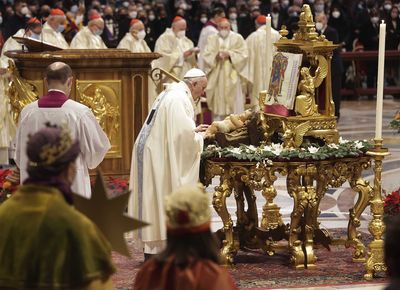 Vaticano, 1 gennaio 2022.
Papa Francesco celebra la Santa Messa per la Festa di Maria Madre di Dio.
Sono presenti i Cantori della Stella ( Sternsinger )