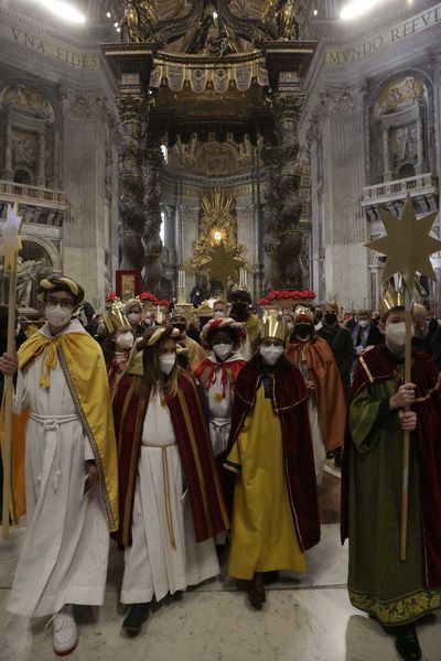 Vaticano, 1 gennaio 2022.
Papa Francesco celebra la Santa Messa per la Festa di Maria Madre di Dio.
Sono presenti i Cantori della Stella ( Sternsinger )