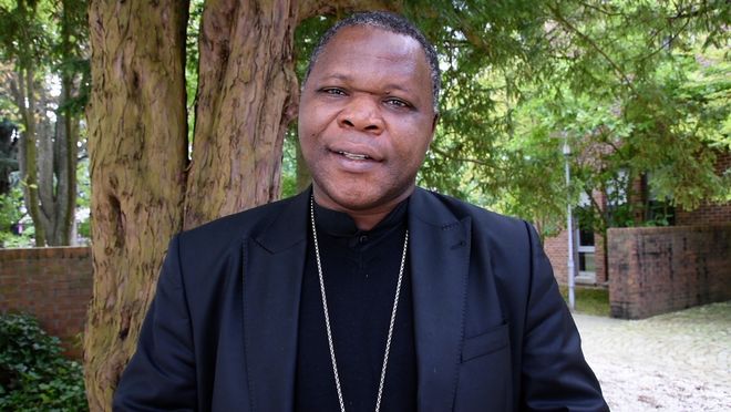 „Wir haben alles verloren, außer unserem Glauben“, so Erzbischof Dieudonné. Wenn die Menschen in der Kirche zusammenkommen, dann sind sie für kurze Zeit wieder glücklich“, berichtete der Aachener Friedenspreisträger von 2015.