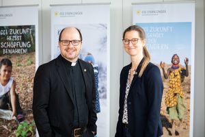 Anne Wunden, Geschäftsführerin und Pfarrer Dirk Bingener, Präsident des Kindermissionswerks ,Die Sternsinger'