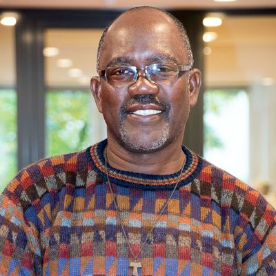 Fred Amenga im Porträt.