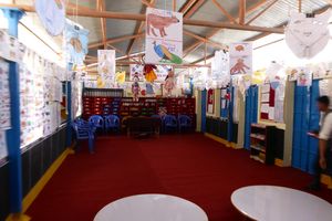 3_Nepal Mit dem Bau von 20 erdbebensicheren Schulen beteiligte sich das Kindermissionswerk ‚Die Sternsinger‘ am Wiederaufbau in Nepal. 18 Grund- und zwei Sekundarschulen ermöglichen die Ausbildung von Kindern und Jugendlichen in der Region Dolakka.