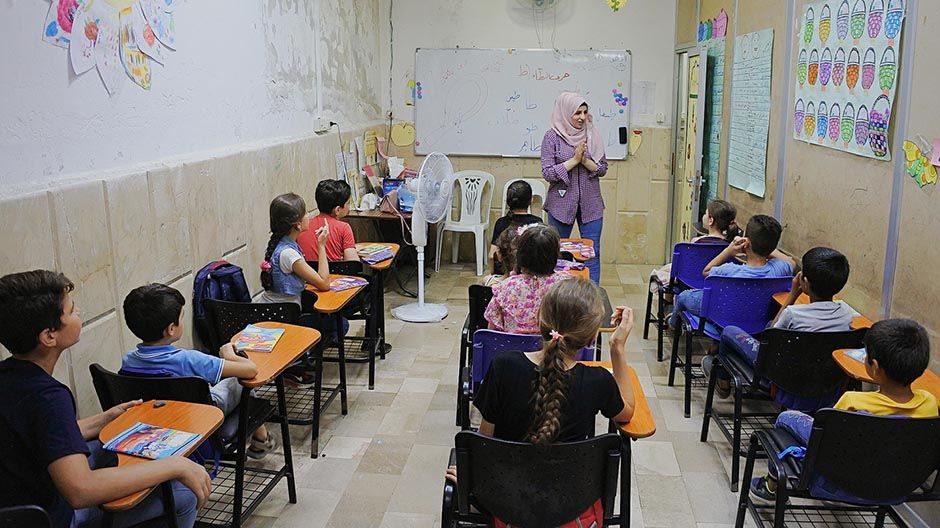 Klassenzimmer des Schulzentrums in Latakia, Syrien.